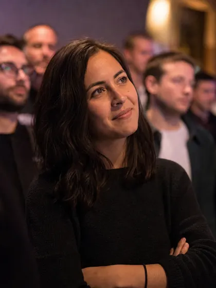 Membres curieux de l'IA à une soirée de réseautage Spark